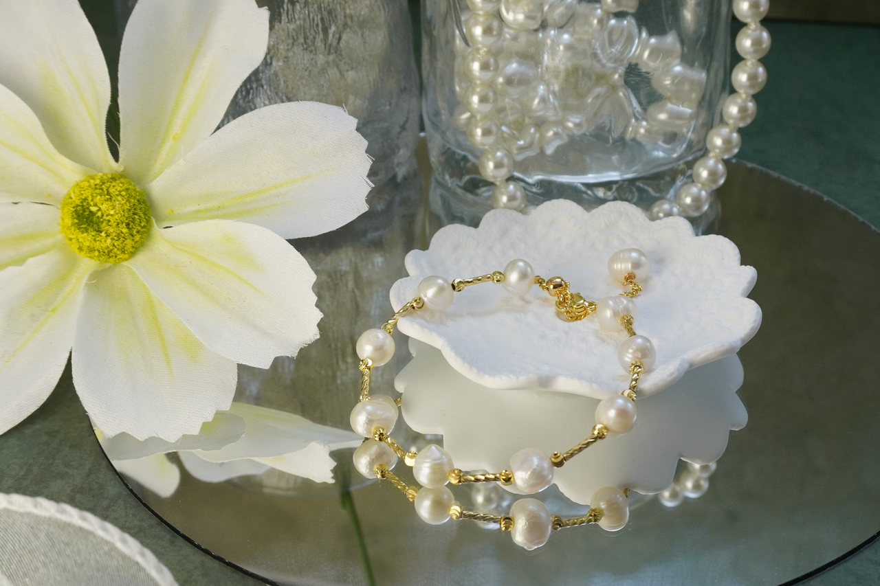 Handmade Irregular Freshwater Pearl Bracelet, Twisted 14K Gold Plated Chain Baroque Pearl Bracelet for Women
