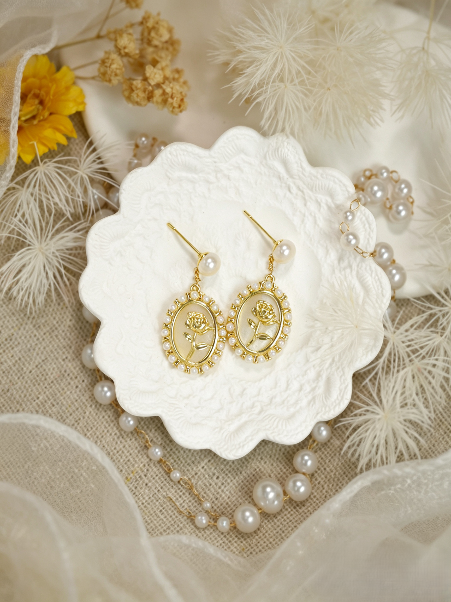 Romantic Rose Cameo Pearl Jewelry Matching Set, Vintage Embossed Mother-of-Pearl Necklace & Earrings Set for Daily Date Elegant Outfits