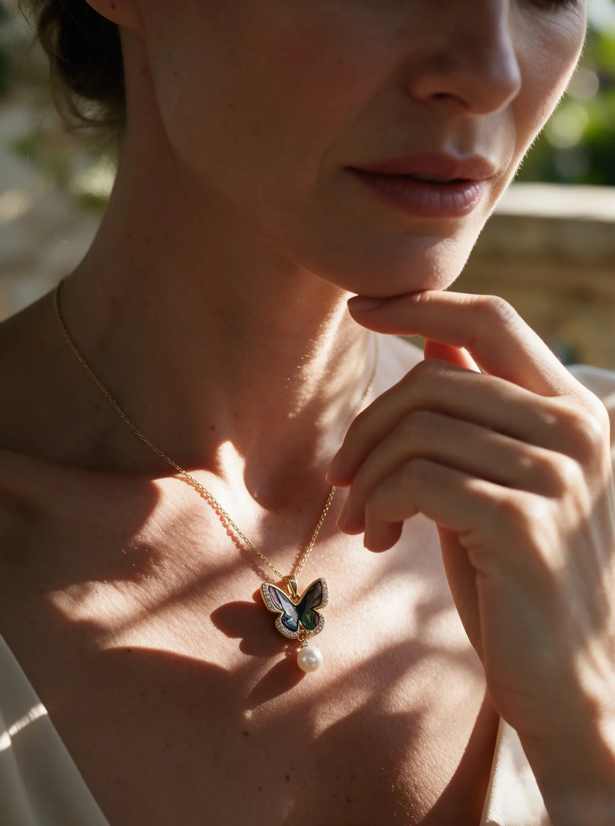Iridescent Abalone Shell Butterfly Pendant Necklace, Lustrous Natural Freshwater Pearl Necklace for Ladies
