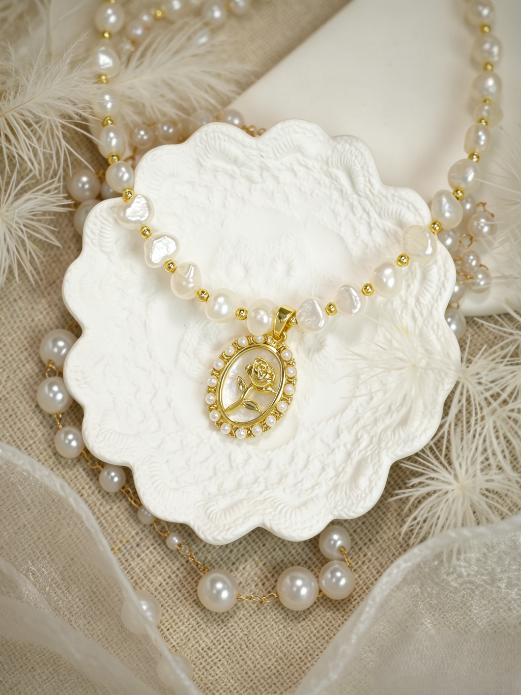 Romantic Rose Cameo Pearl Jewelry Matching Set, Vintage Embossed Mother-of-Pearl Necklace & Earrings Set for Daily Date Elegant Outfits