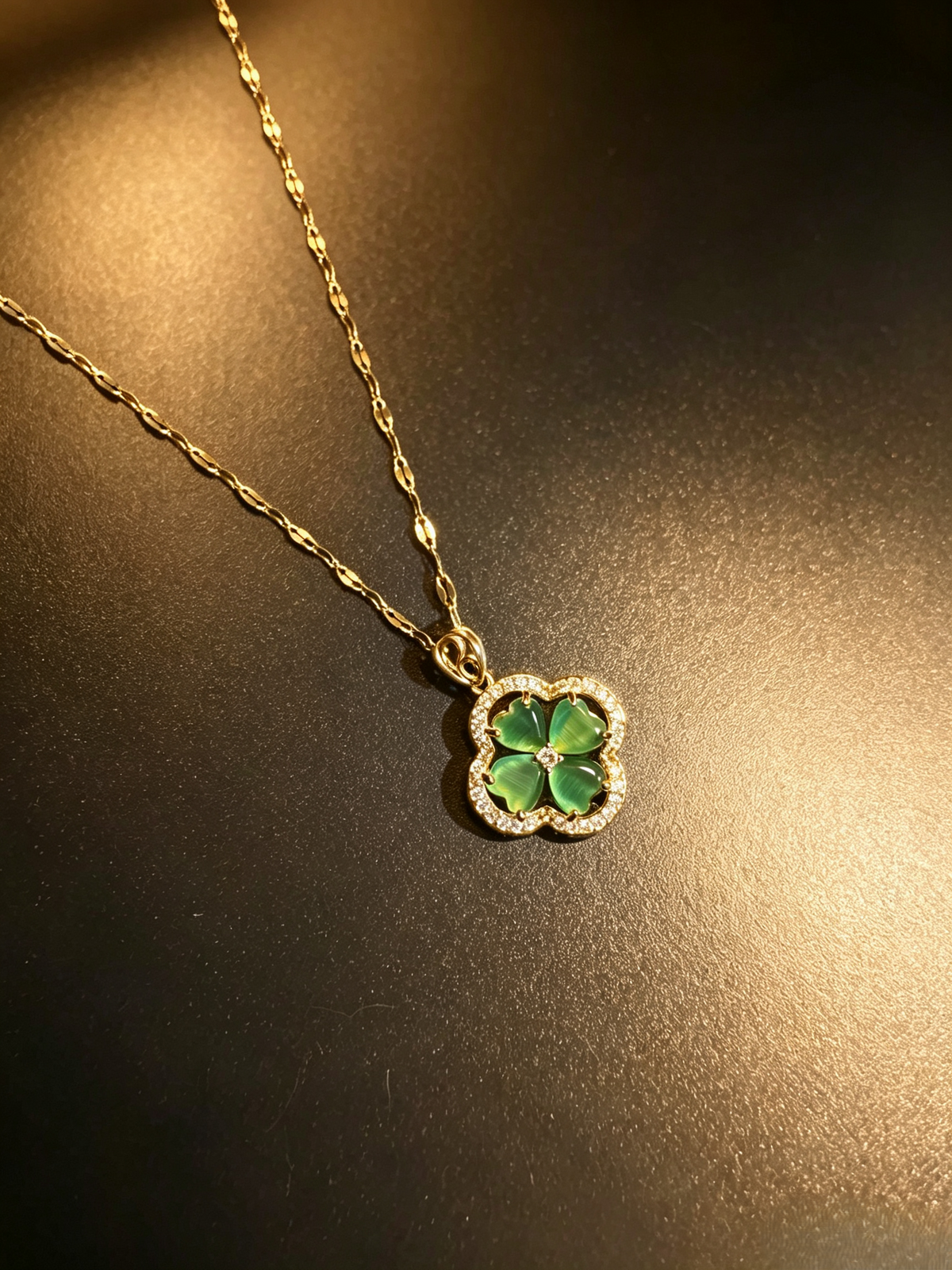 Vintage Clover Treasure Green Four Leaf Clover Pendant Necklace, 14K Gold Plated Titanium Steel Adjustable Chain Choker for Women