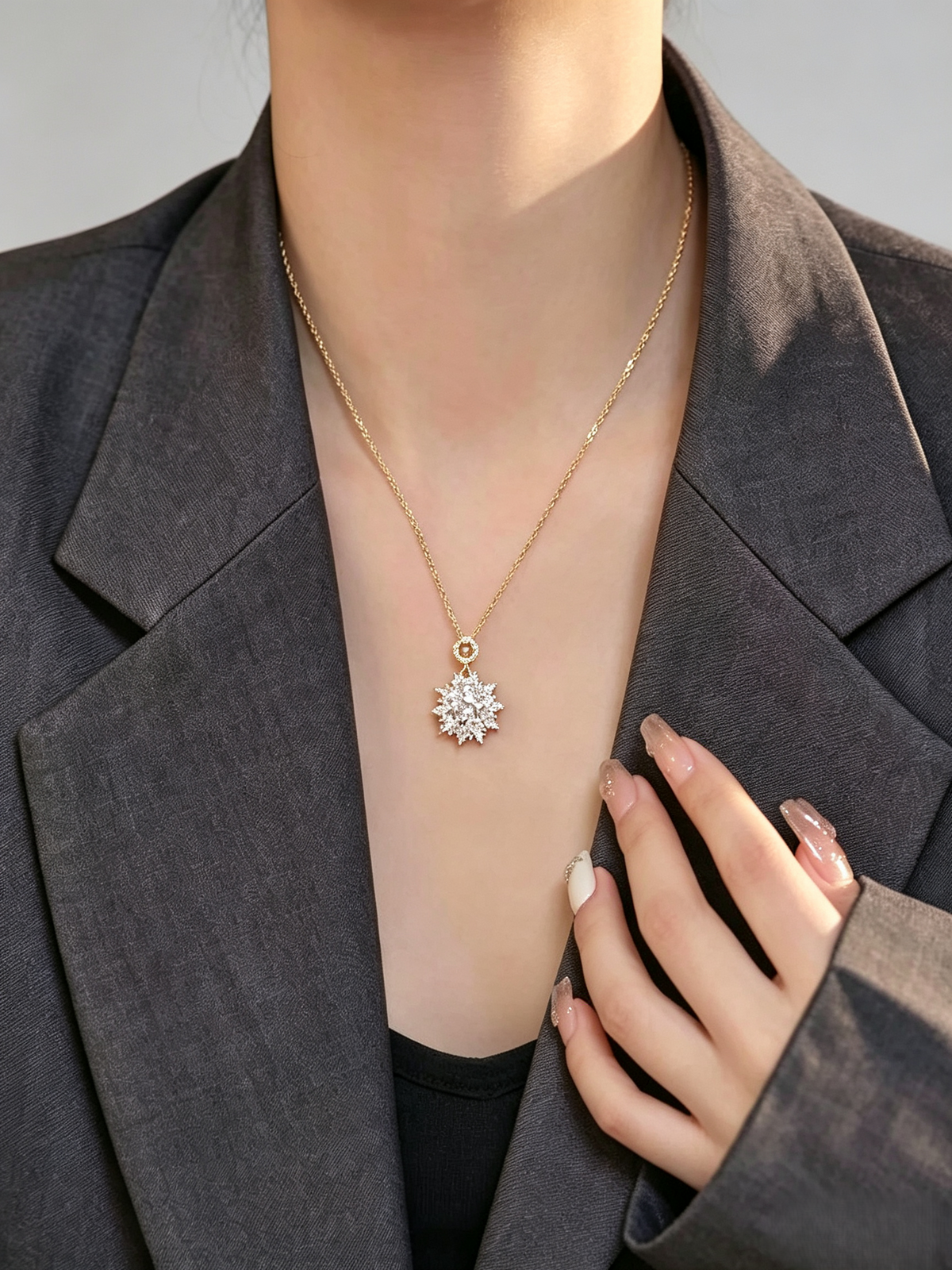 Vintage Sunburst Halo Crystal Pendant Necklace, Dainty Gold Plated Layered Drop Necklace for Women, Elegant Evening Statement Jewelry