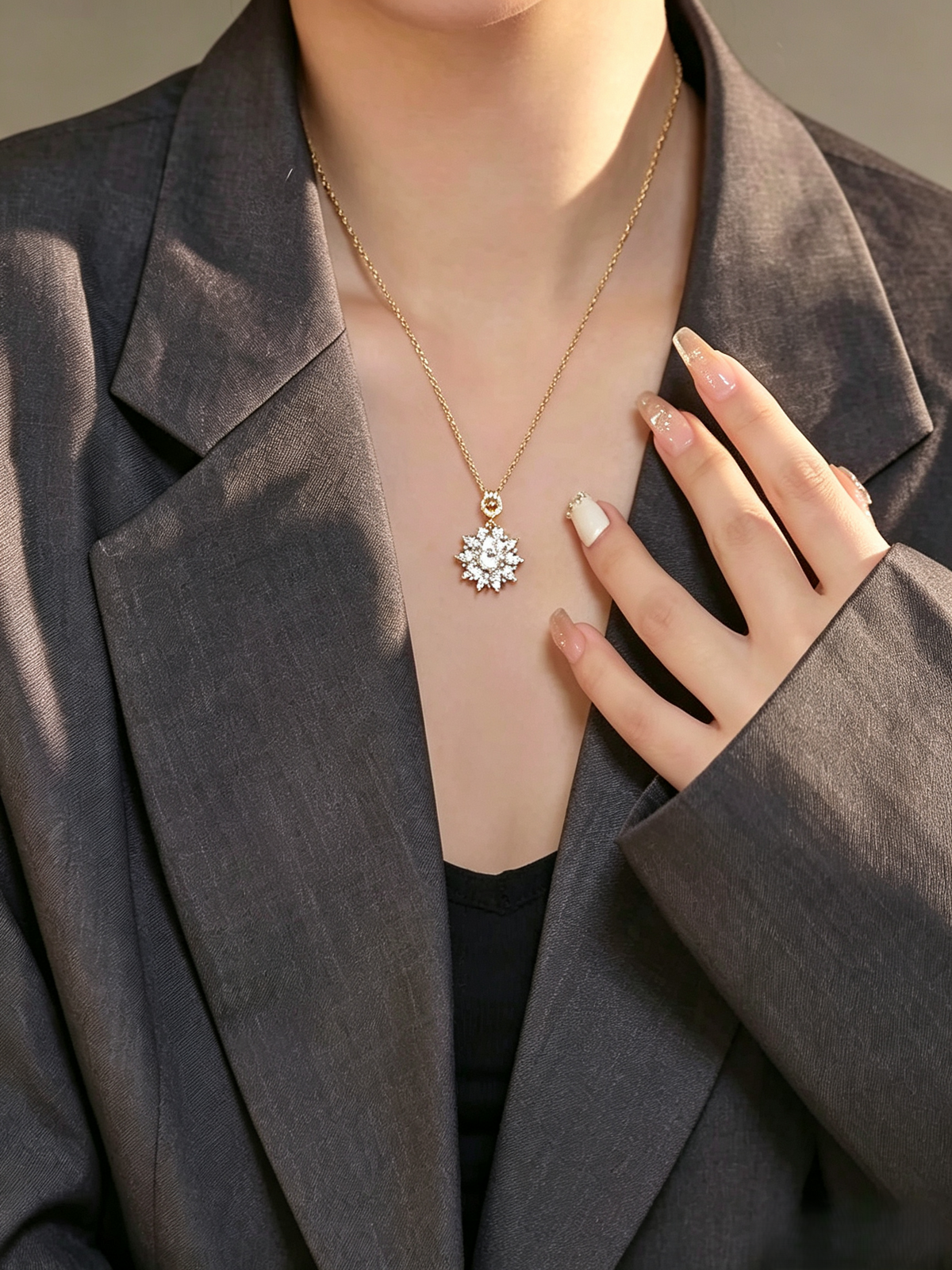 Vintage Sunburst Halo Crystal Pendant Necklace, Dainty Gold Plated Layered Drop Necklace for Women, Elegant Evening Statement Jewelry