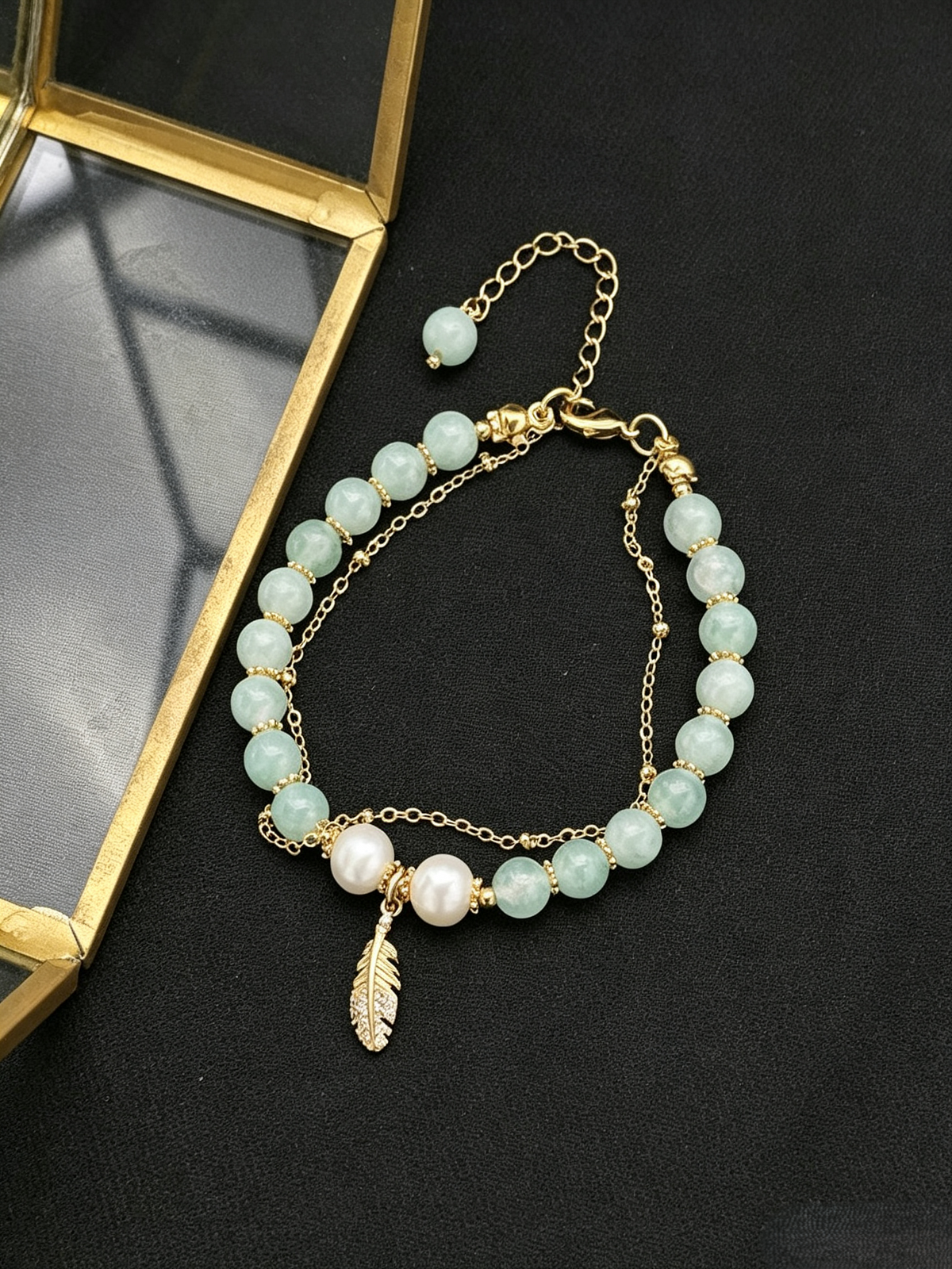 Natural Freshwater Pearl Double‑Layer Beaded Bracelet, Green Stone Bead Bracelet with Feather Charm for Women