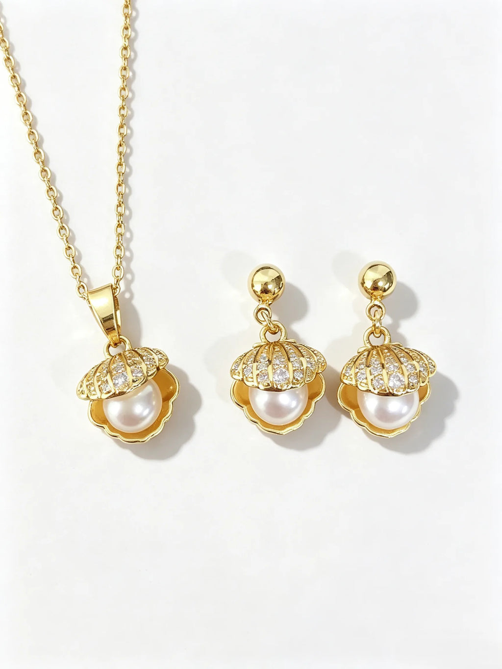 18K Gold Plated Natural Freshwater Pearl Shell Jewelry Set, Sophisticated Zircon‑Encrusted Pendant & Earring Set for Women