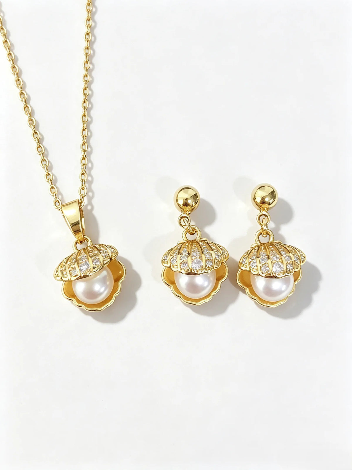 18K Gold Plated Natural Freshwater Pearl Shell Jewelry Set, Sophisticated Zircon‑Encrusted Pendant & Earring Set for Women