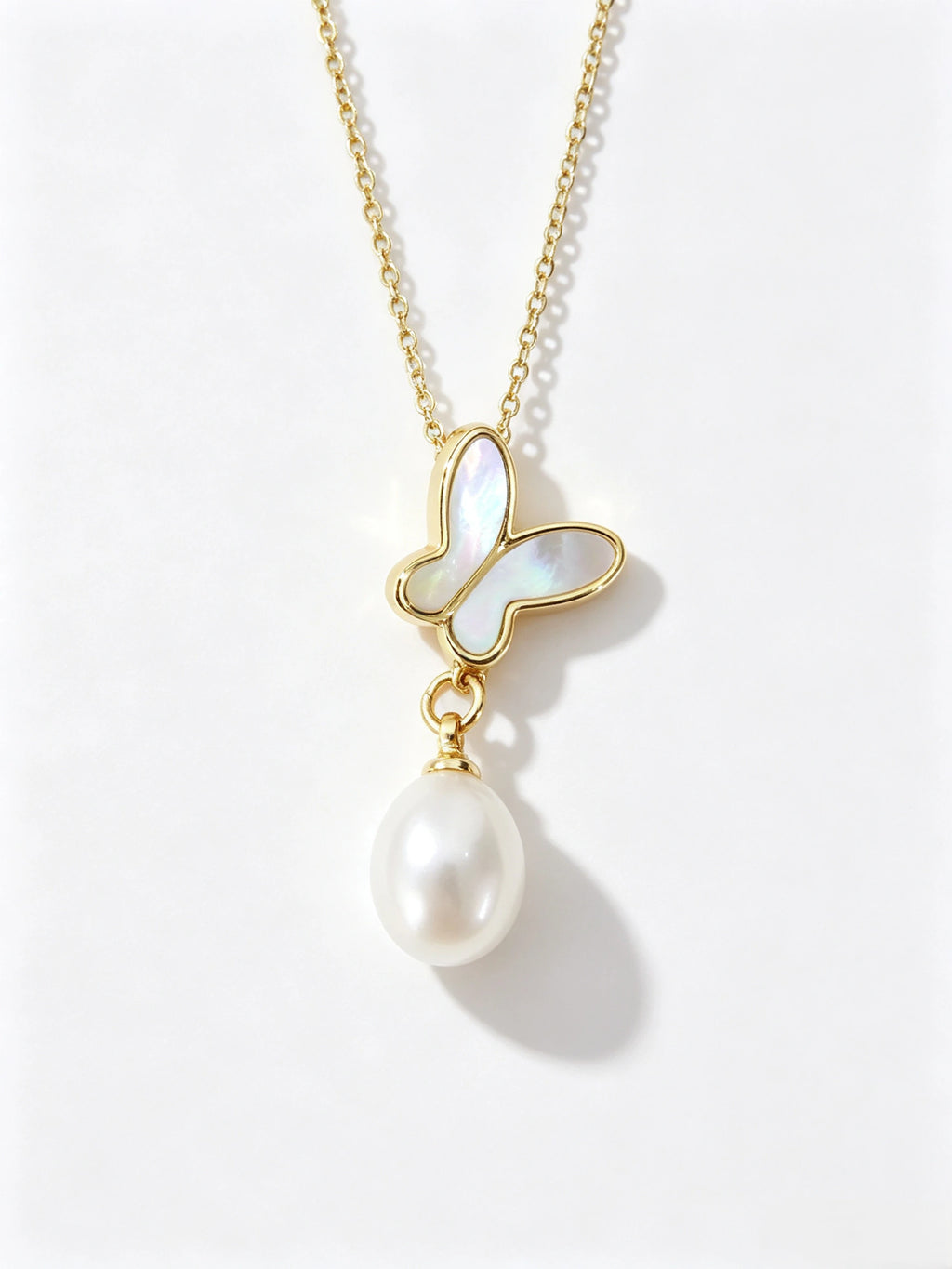Butterfly Mother‑of‑Pearl Natural Freshwater Pearl Teardrop Pendant Necklace, Elegant Women Collarbone Chain