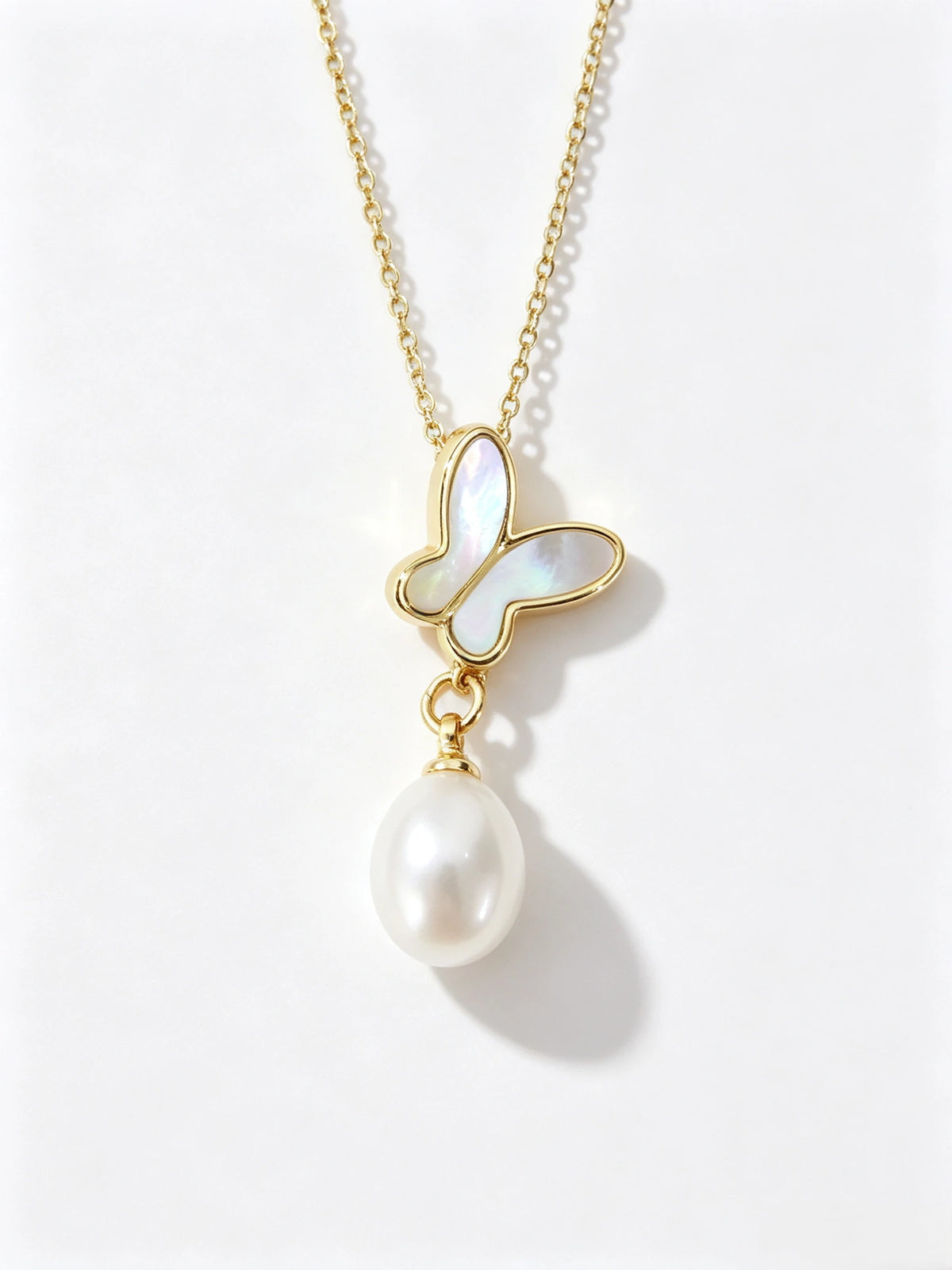 Butterfly Mother‑of‑Pearl Natural Freshwater Pearl Teardrop Pendant Necklace, Elegant Women Collarbone Chain