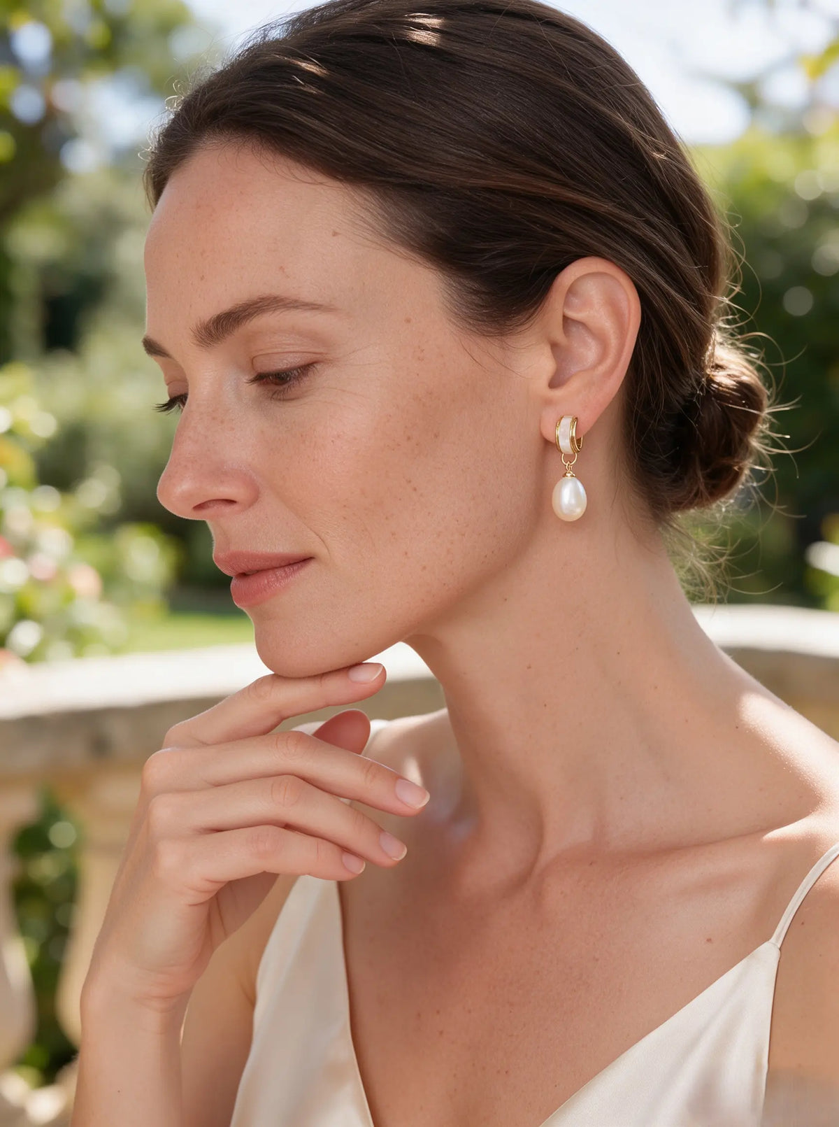 Shell Inlay Teardrop Freshwater Pearl Drop Earrings, Elegant Gold‑Tone Dangle Earrings for Women