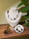 Natural Mother-of-Pearl & Freshwater Pearl Necklace Bracelet 2-Piece Jewelry Set, Handmade Gold-Plated Brass Shell Matching Jewelry Set for Mature Women