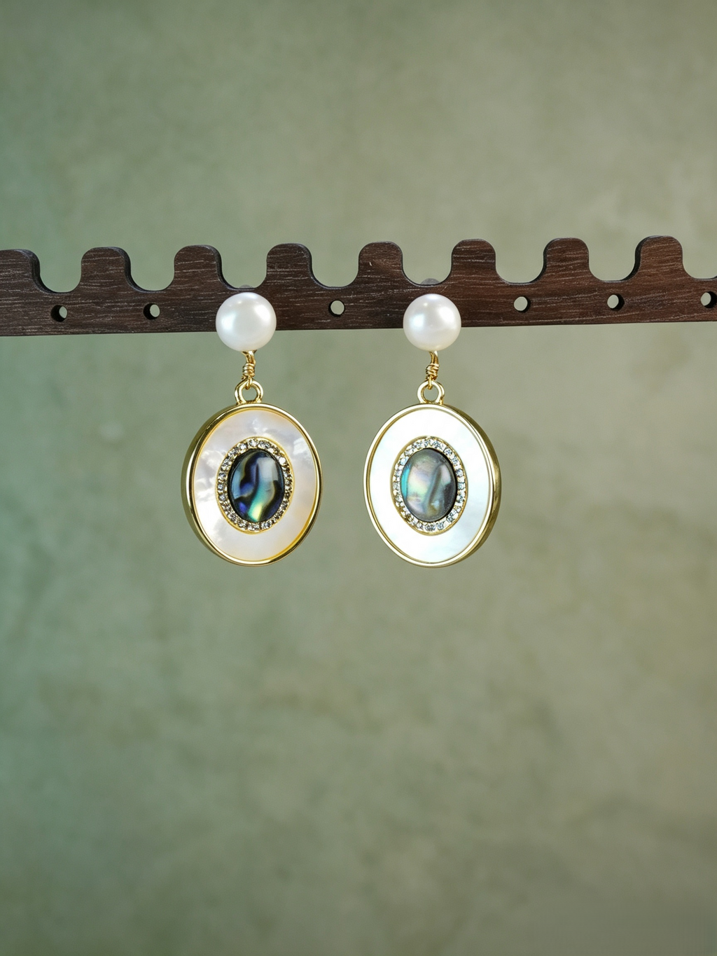 Layered Oval Abalone & Mother-of-Pearl Freshwater Pearl Drop Earrings, Vintage Gold Dangle Earrings for Women
