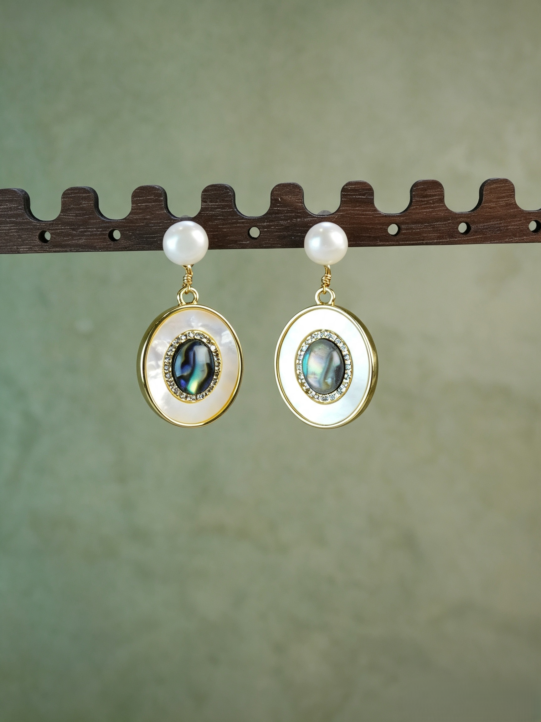 Layered Oval Abalone & Mother-of-Pearl Freshwater Pearl Drop Earrings, Vintage Gold Dangle Earrings for Women