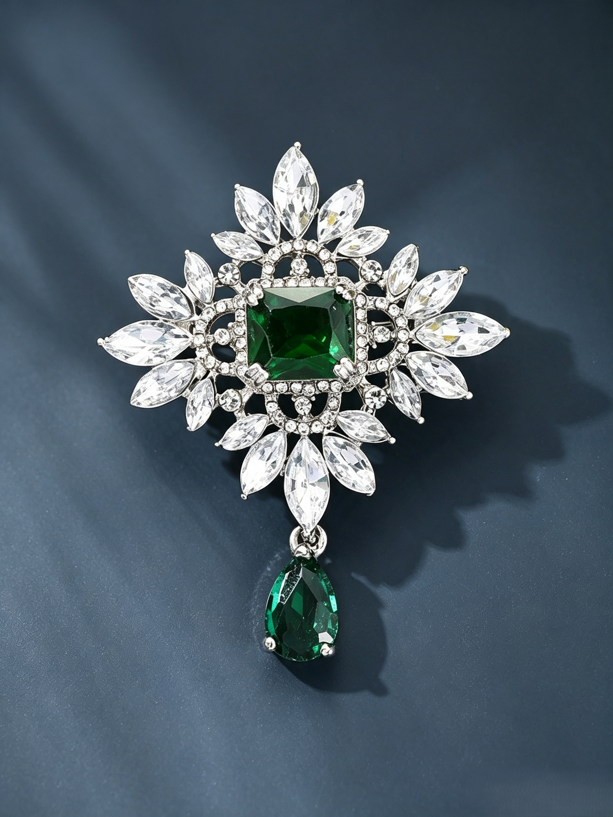 Vintage Baroque Floral Teardrop Rhinestone Brooch Crystal Lapel Pin for Daily Wear Wedding Gift