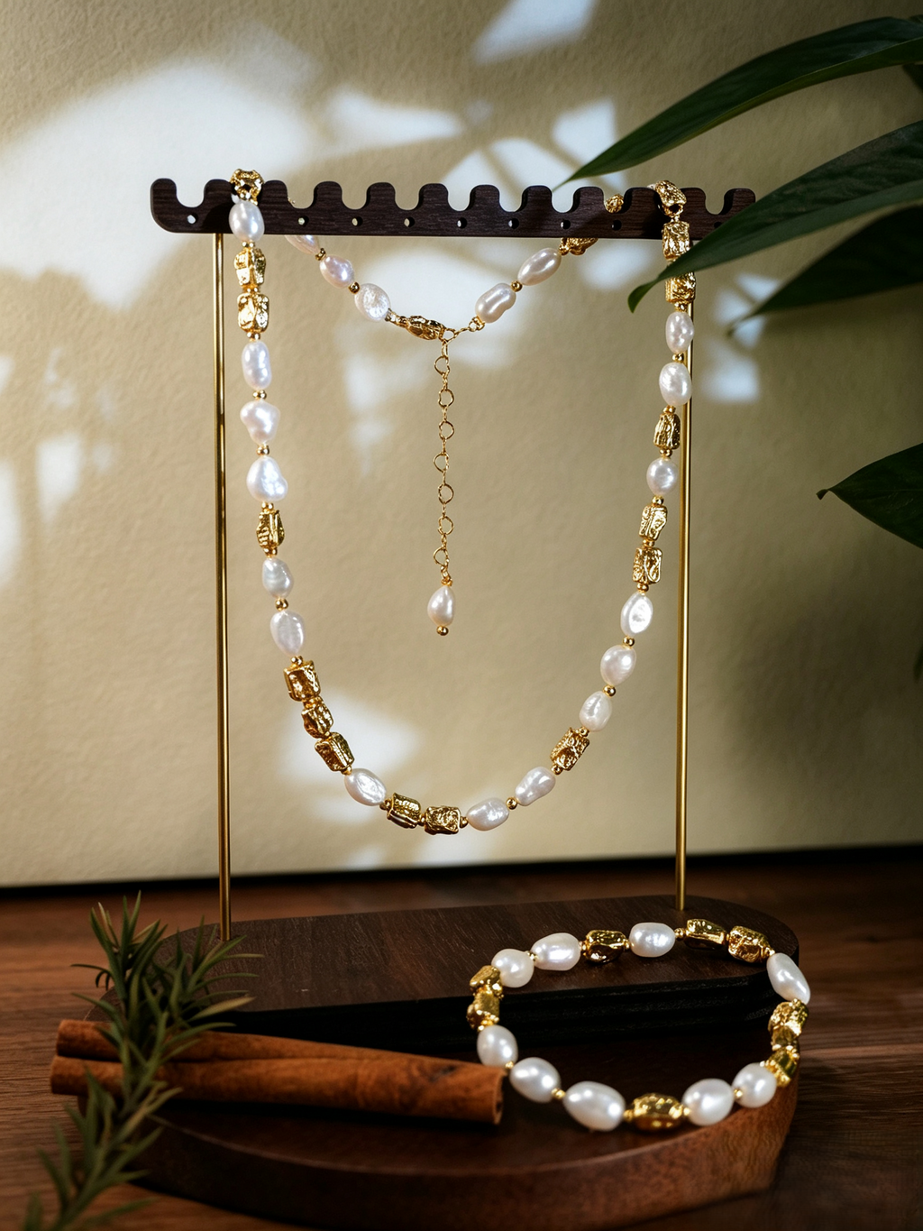 Baroque Freshwater Pearl & Hammered Gold Bead Necklace Bracelet 2-Piece Jewelry Set, Handmade Gold-Plated Brass Irregular Pearl Matching Set for Women