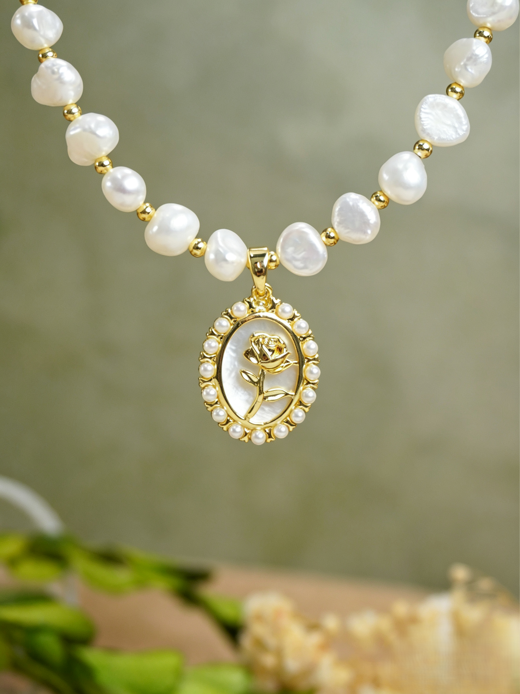 Romantic Rose Cameo Pearl Jewelry Matching Set, Vintage Embossed Mother-of-Pearl Necklace & Earrings Set for Daily Date Elegant Outfits