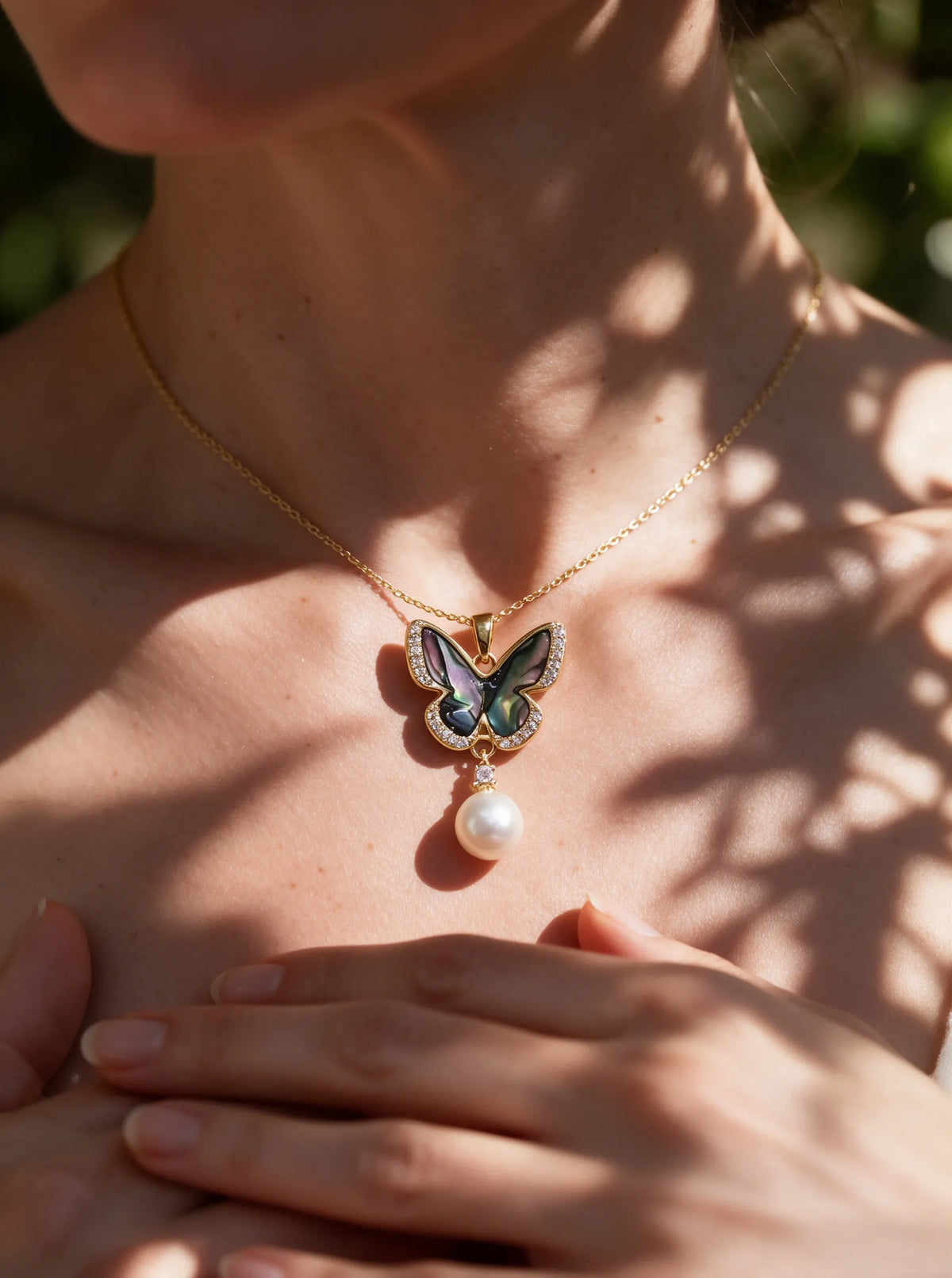 Iridescent Abalone Shell Butterfly Pendant Necklace, Lustrous Natural Freshwater Pearl Necklace for Ladies