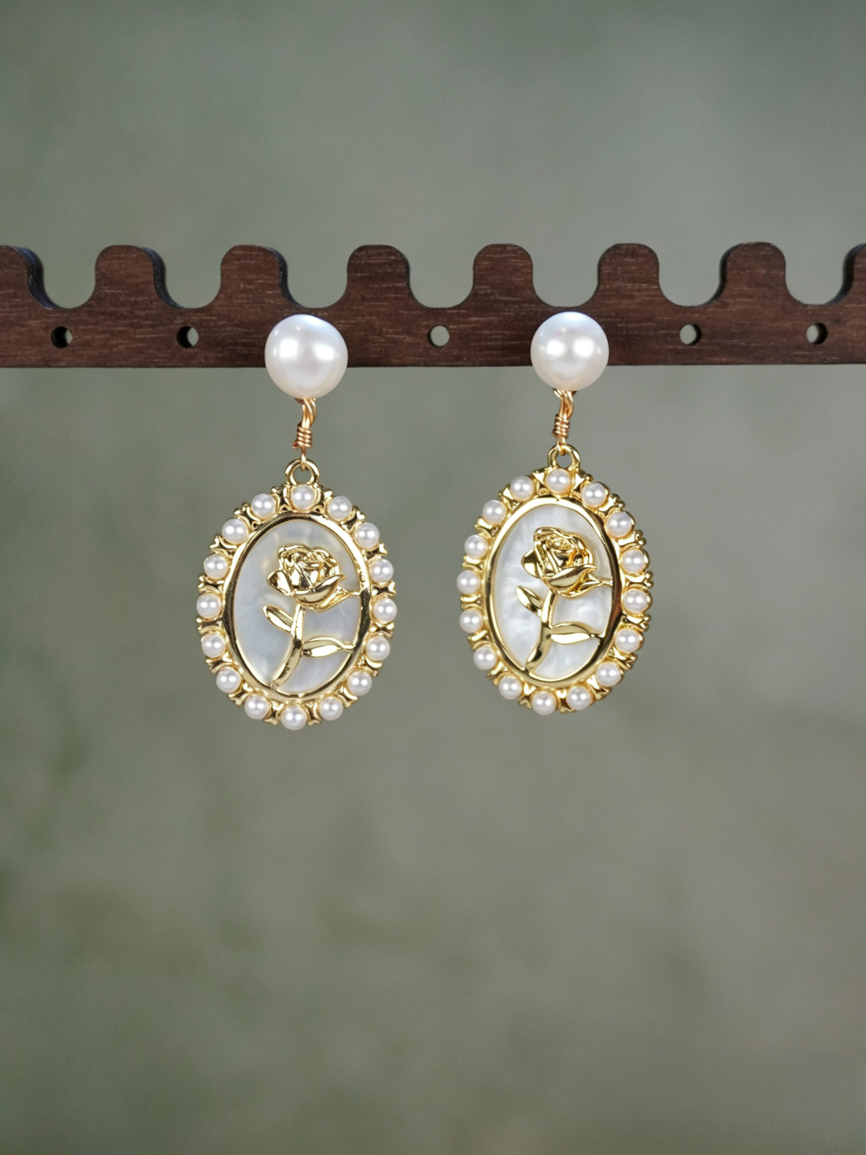 Romantic Rose Cameo Pearl Jewelry Matching Set, Vintage Embossed Mother-of-Pearl Necklace & Earrings Set for Daily Date Elegant Outfits