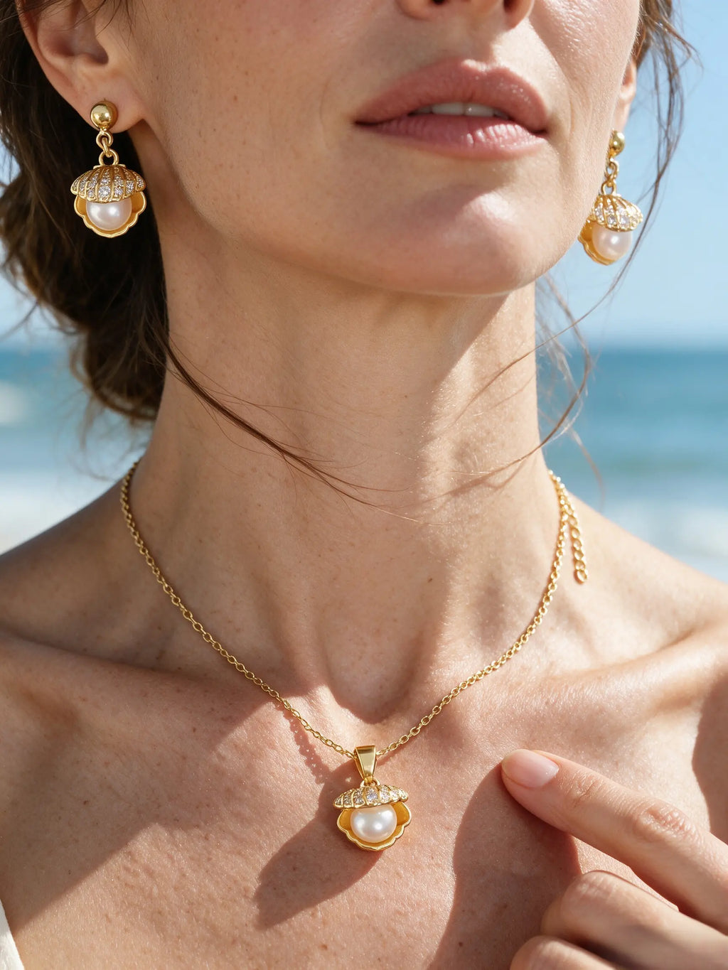 18K Gold Plated Natural Freshwater Pearl Shell Jewelry Set, Sophisticated Zircon‑Encrusted Pendant & Earring Set for Women