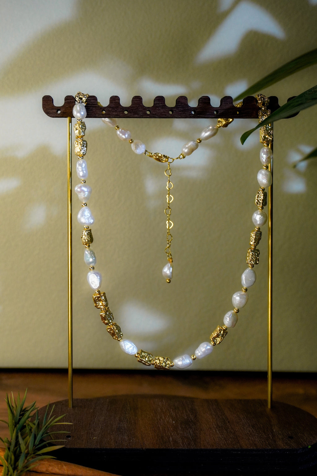 Baroque Freshwater Pearl & Hammered Gold Bead Necklace Bracelet 2-Piece Jewelry Set, Handmade Gold-Plated Brass Irregular Pearl Matching Set for Women