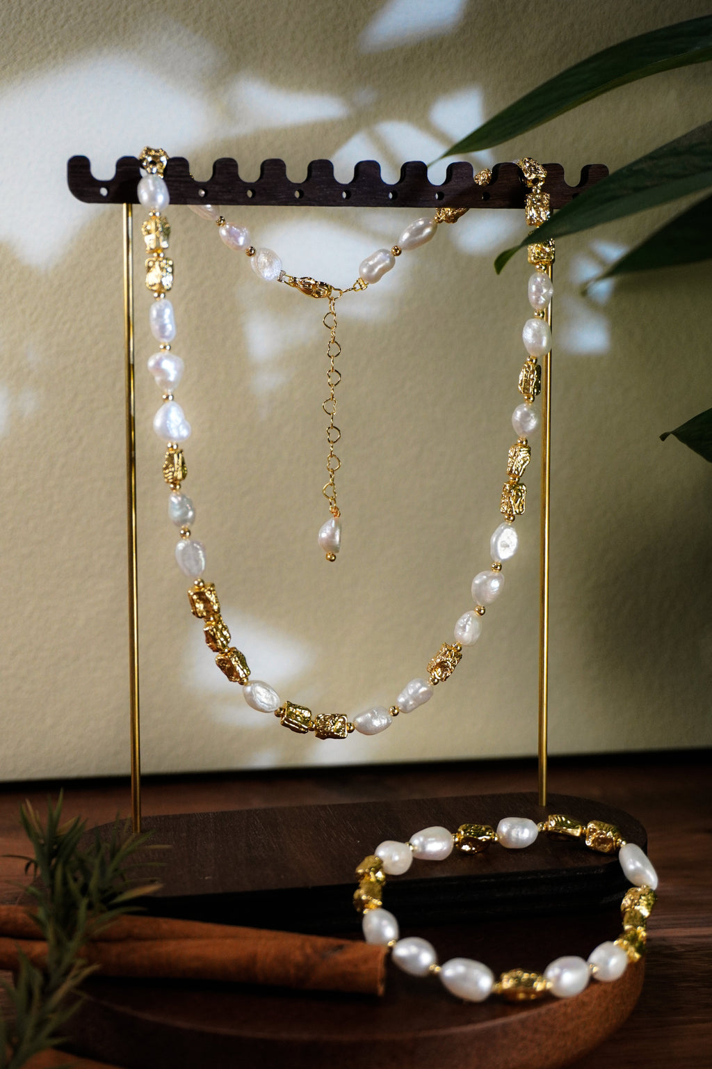 Baroque Freshwater Pearl & Hammered Gold Bead Necklace Bracelet 2-Piece Jewelry Set, Handmade Gold-Plated Brass Irregular Pearl Matching Set for Women