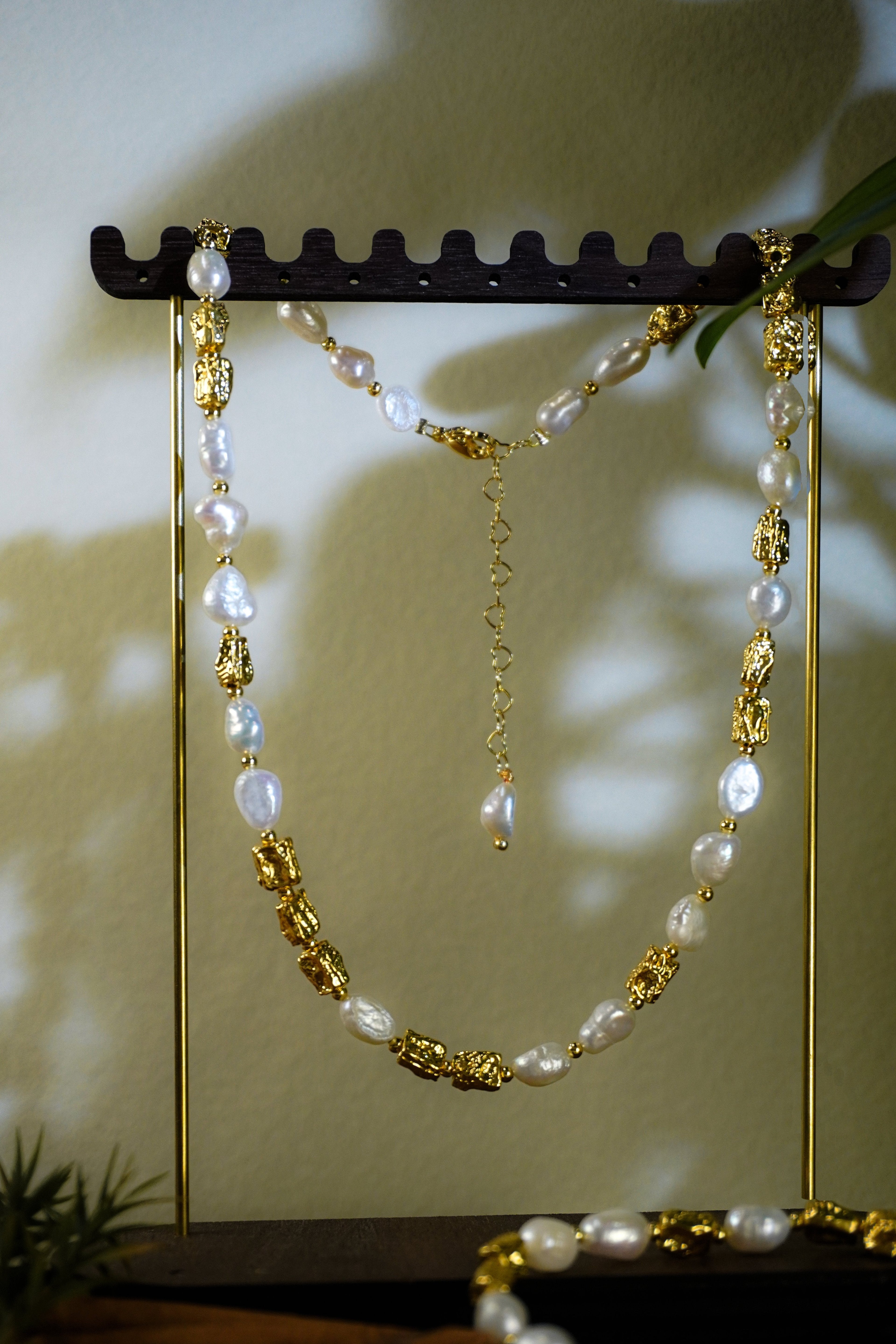 Baroque Freshwater Pearl & Hammered Gold Bead Necklace Bracelet 2-Piece Jewelry Set, Handmade Gold-Plated Brass Irregular Pearl Matching Set for Women